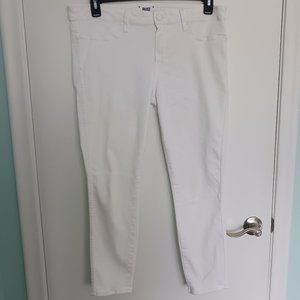 PAIGE Ultra White VERDUGO CROP White Jean size 32